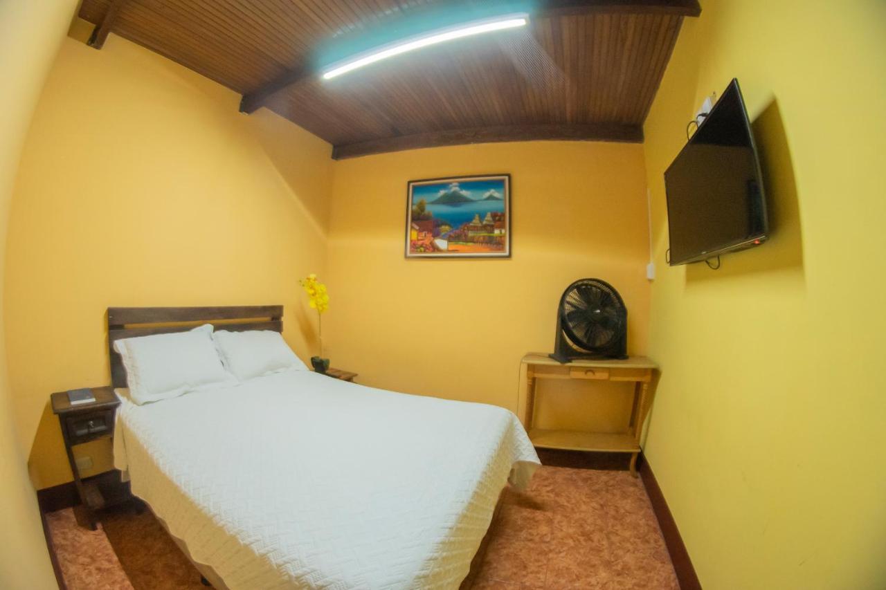 Euro Hostal Guatemala-Stadt Exterior foto