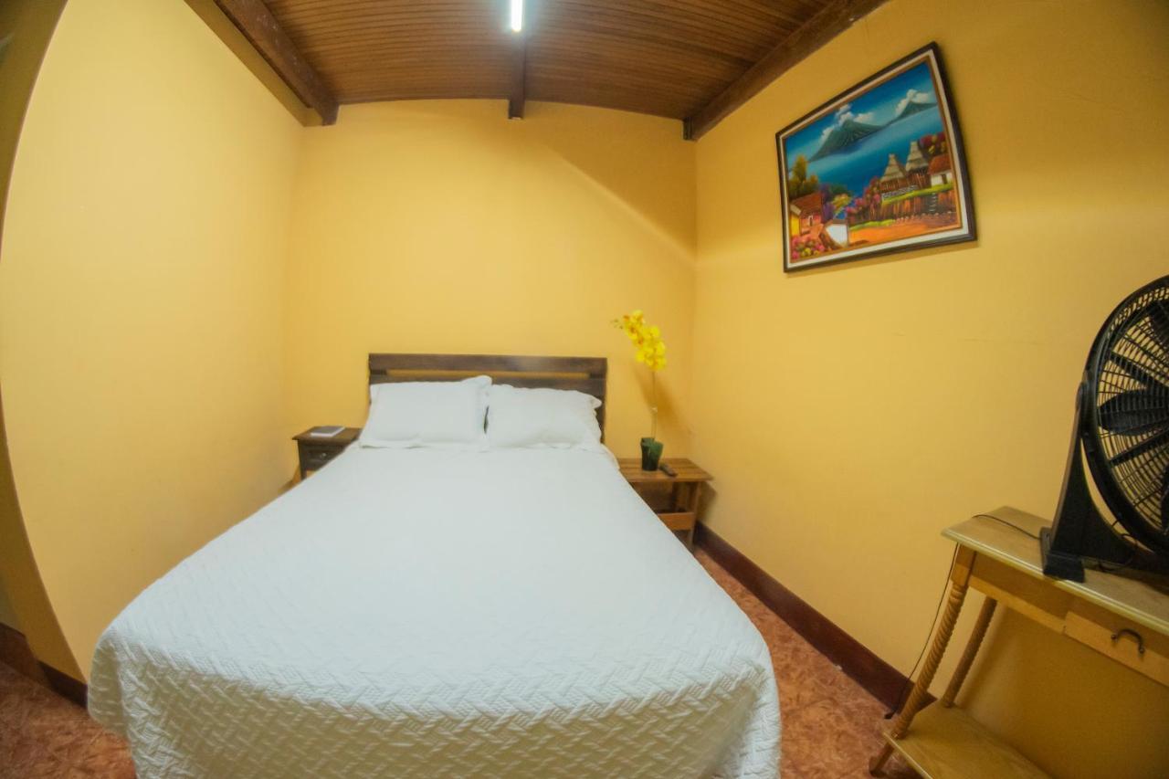 Euro Hostal Guatemala-Stadt Exterior foto